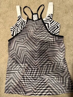 Sofibella Geometric Tank Top